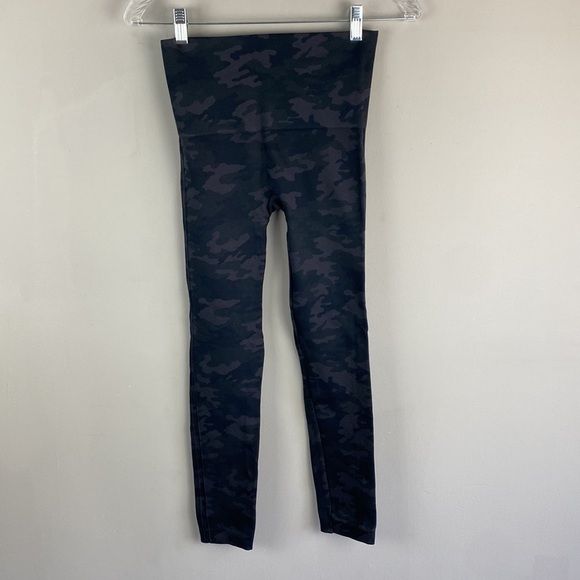 SPANX Look At Me Now Camo Seamless High Waisted Cropped Leggings Size Medium - Picture 3 of 12